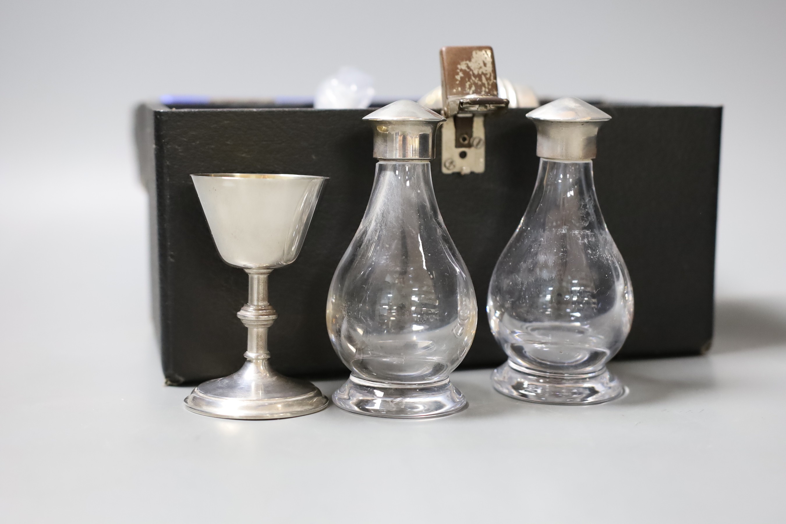 A cased modern silver five piece communion set, London, 1977.